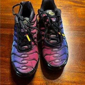 New - NIKE Air Max Plus TNs - Men’s 6 / Women’s 7.5